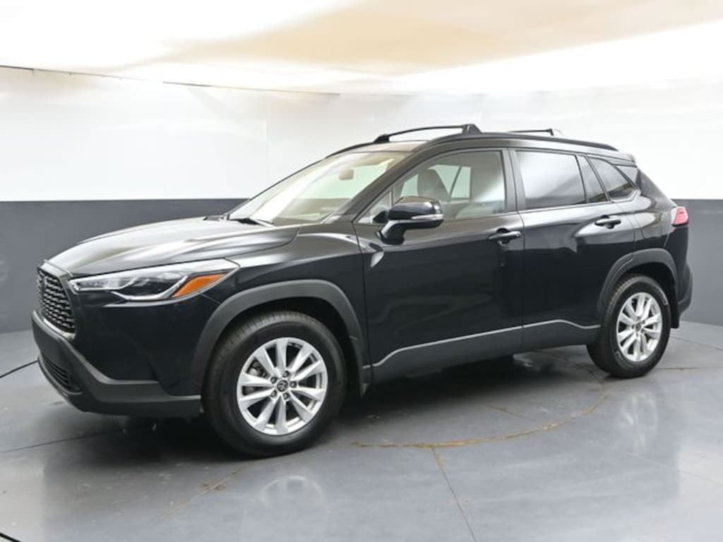 Used 2025 Toyota Corolla Cross LE SUV
