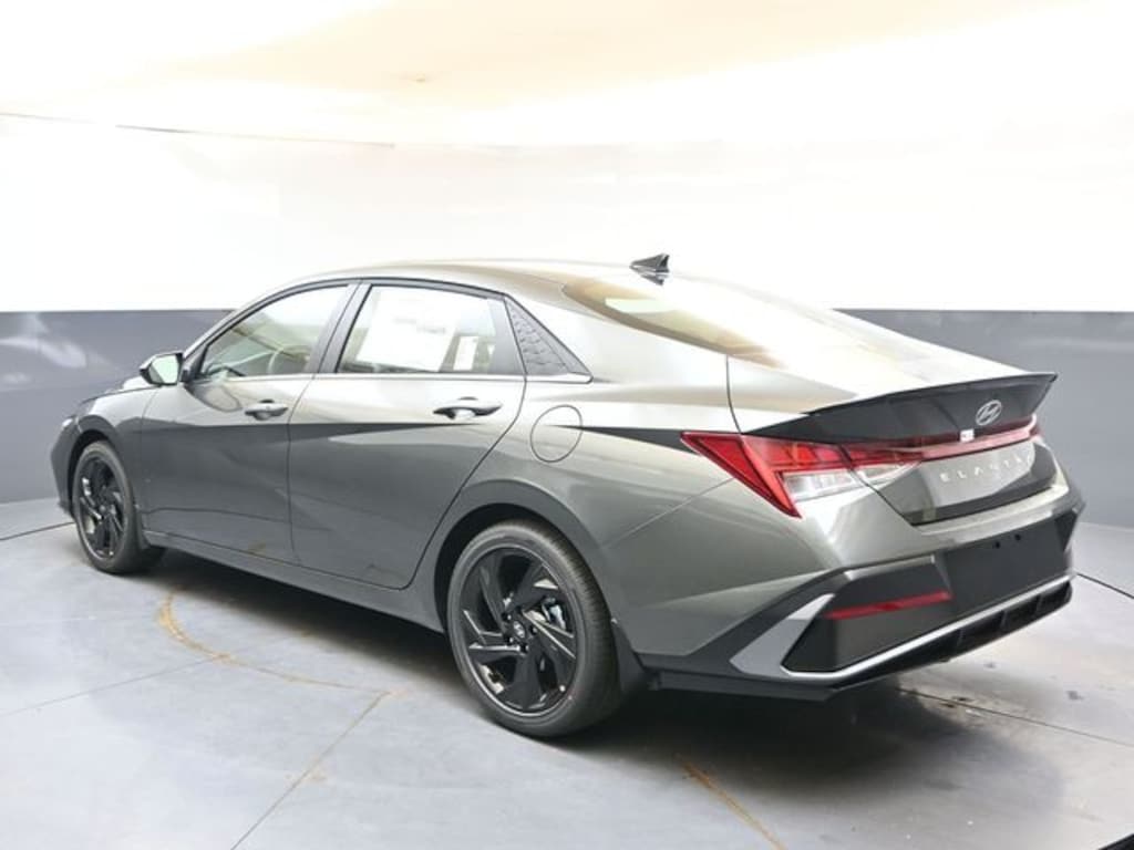 Used 2026 Hyundai Elantra SEL Sport Premium Sedan