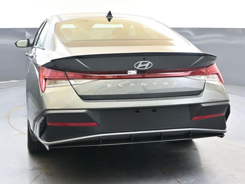 Used 2026 Hyundai Elantra SEL Sport Premium Sedan