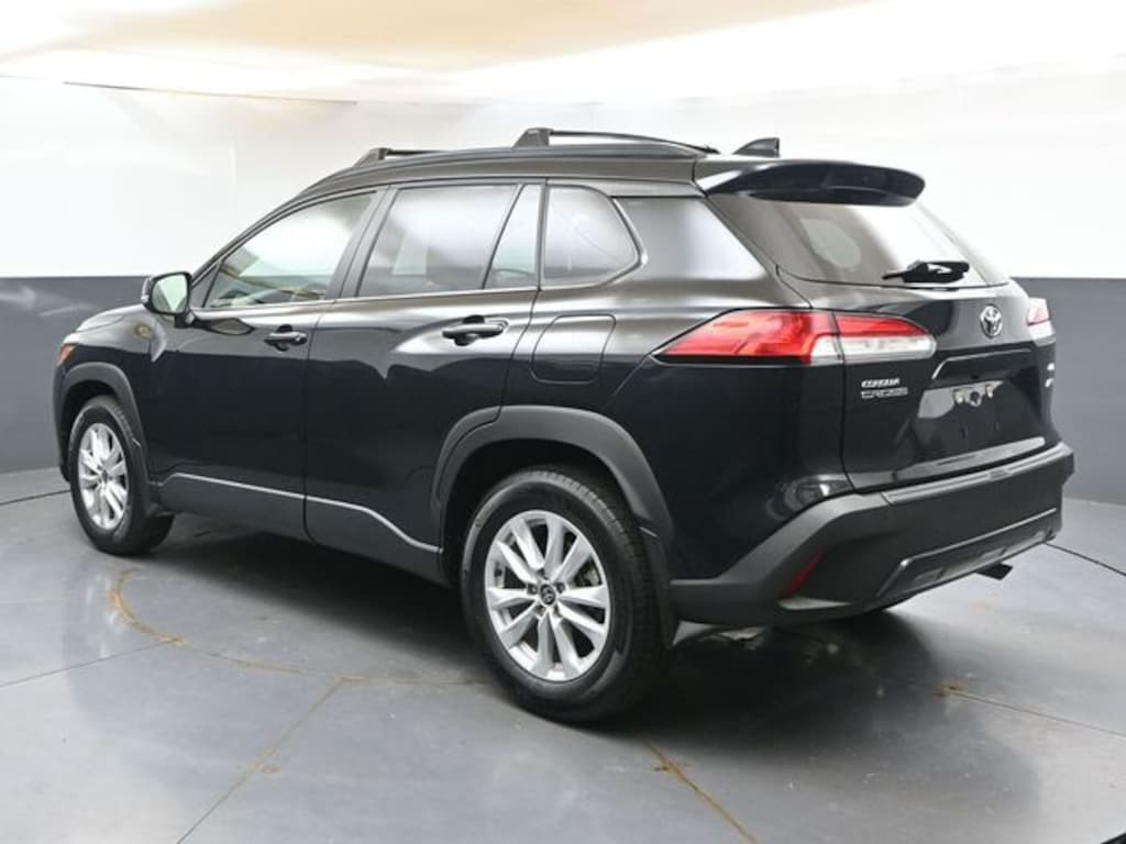 Used 2025 Toyota Corolla Cross LE SUV