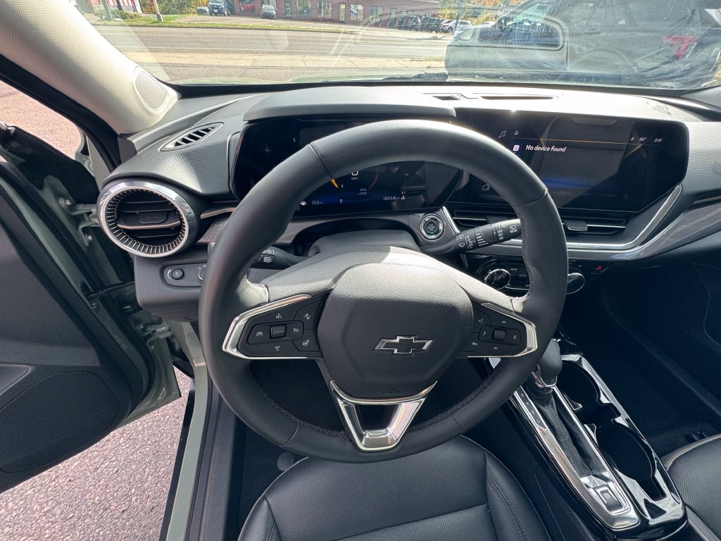 Used 2025 Chevrolet Trax Activ SUV