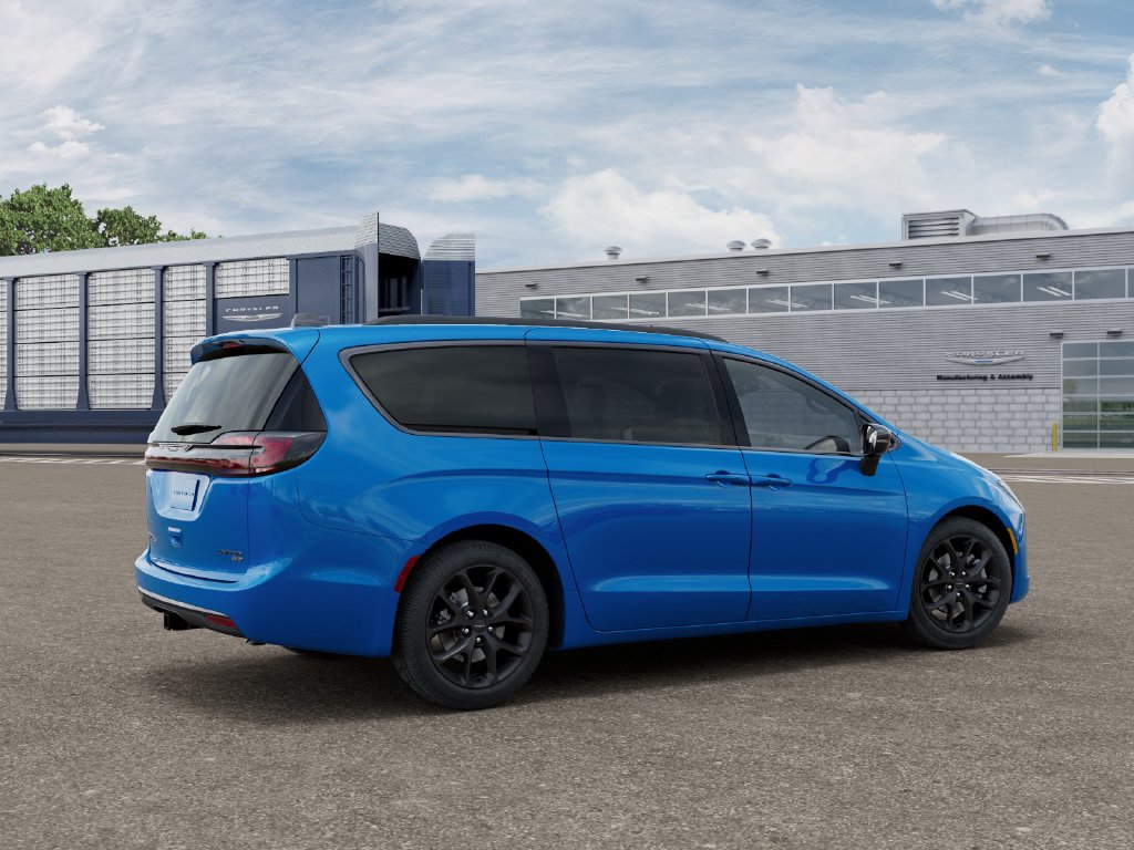 New 2027 Chrysler Pacifica LIMITED AWD Passenger Van