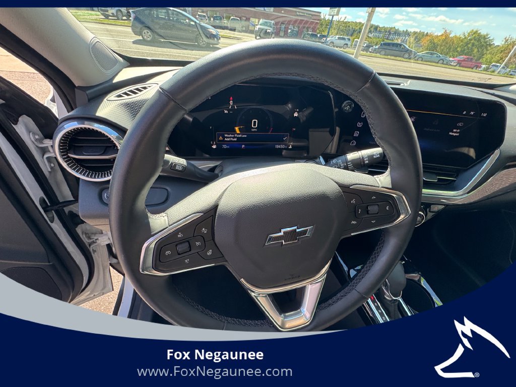 Used 2025 Chevrolet Trax Activ SUV