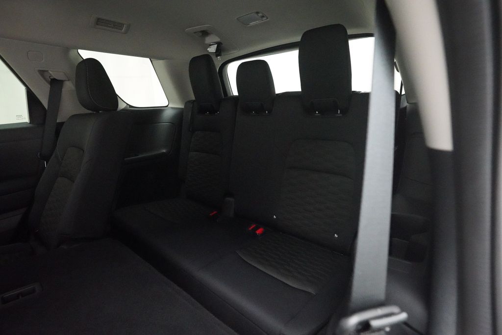 2024 Nissan Pathfinder SV - Photo 17