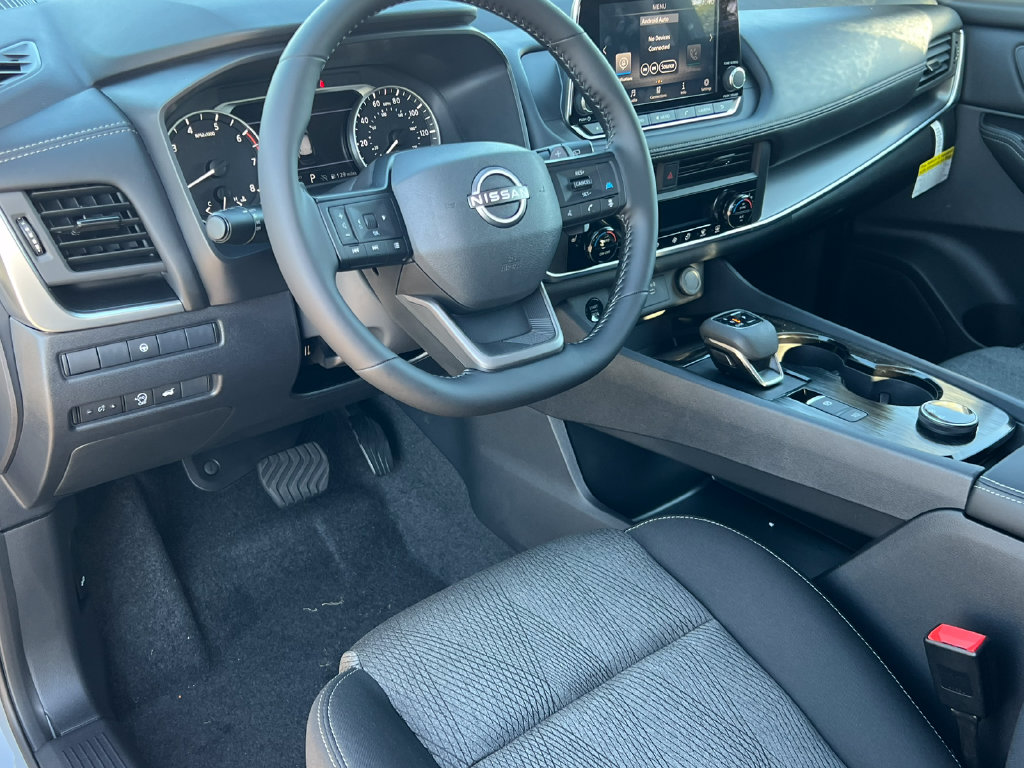2026 Nissan Rogue SV - Photo 14