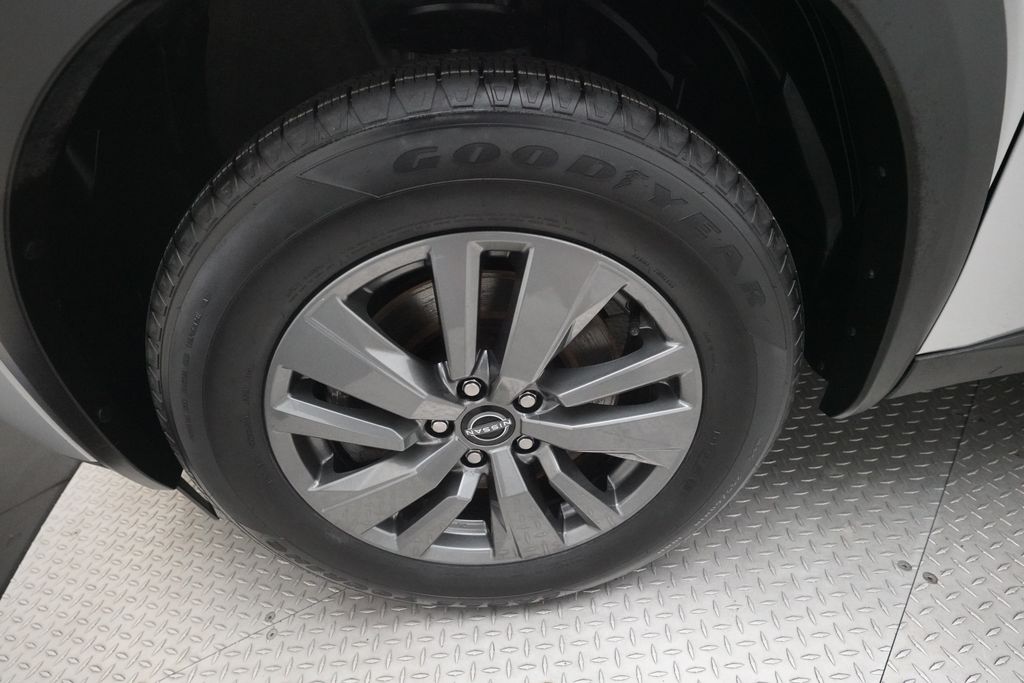 2024 Nissan Pathfinder SV - Photo 28
