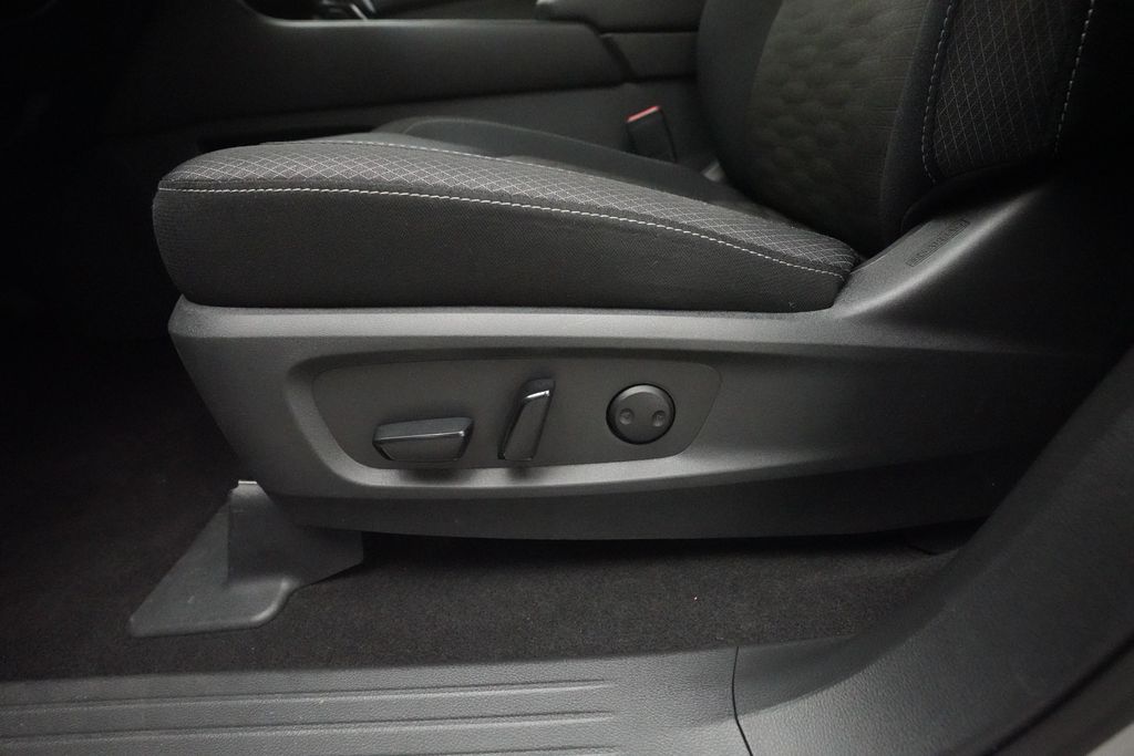 2024 Nissan Pathfinder SV - Photo 30
