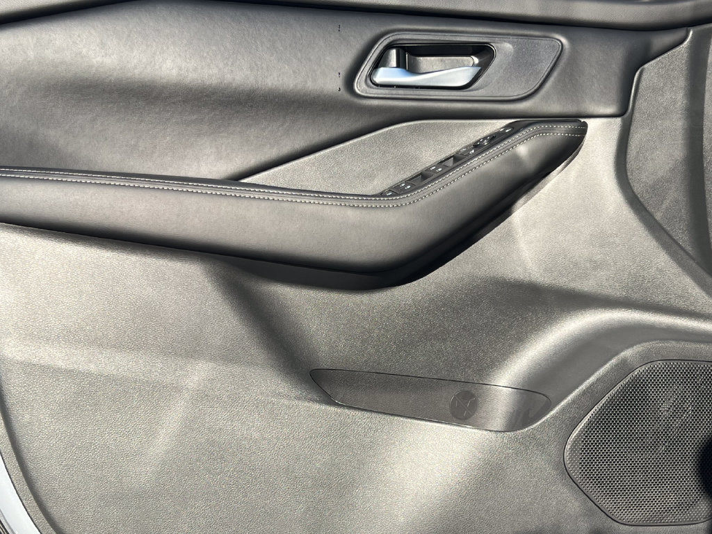 2026 Nissan Rogue SV - Photo 12