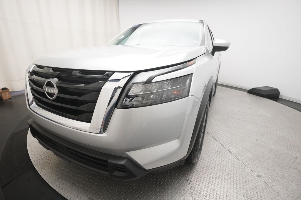 2024 Nissan Pathfinder SV - Photo 13