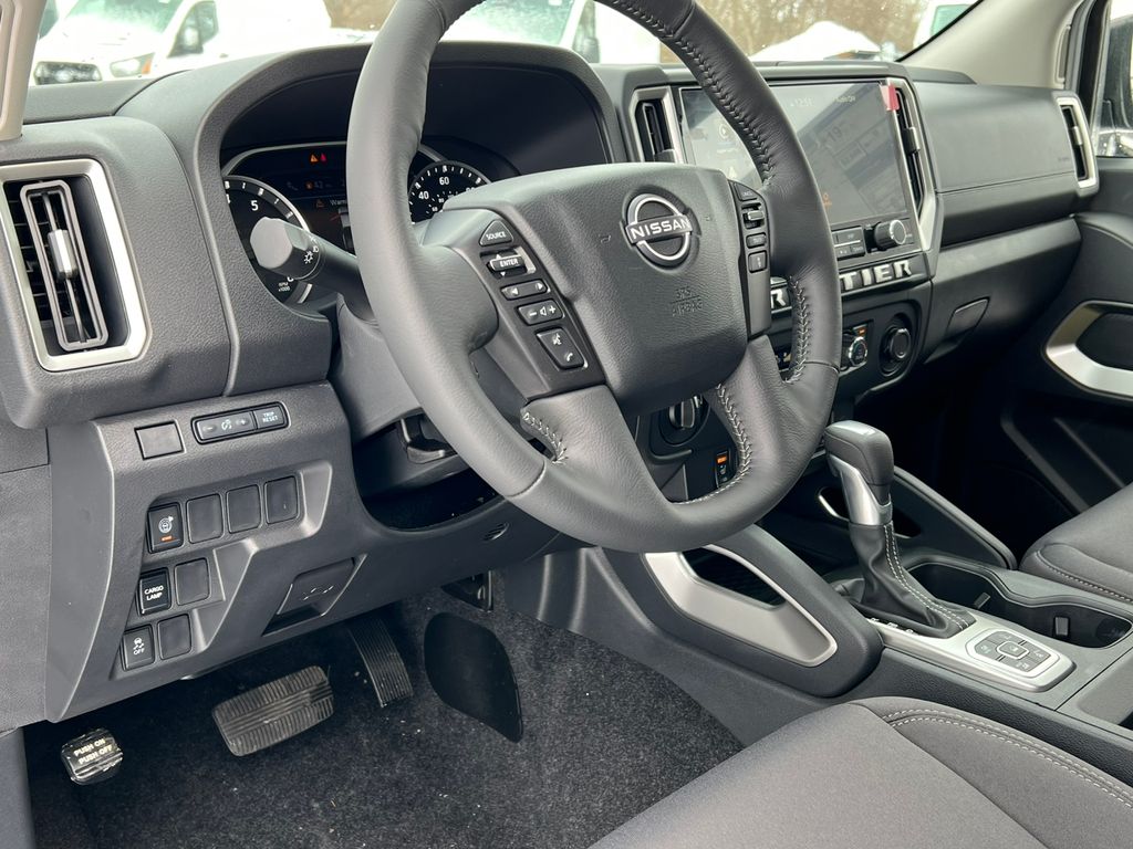 2026 Nissan Frontier SV - Photo 13