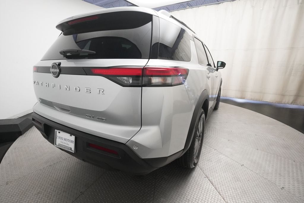 2024 Nissan Pathfinder SV - Photo 14