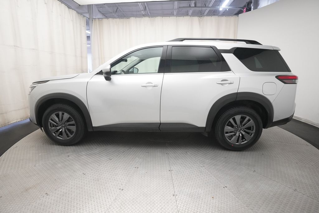 2024 Nissan Pathfinder SV - Photo 25