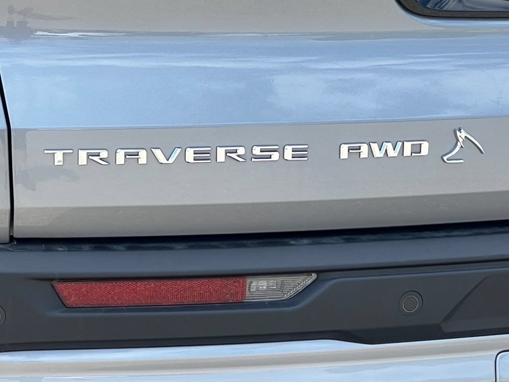 Used 2026 Chevrolet Traverse LT SUV