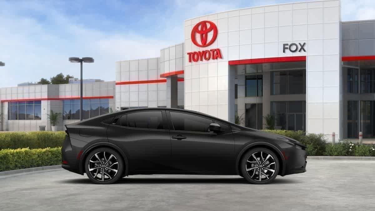 2026 Toyota Prius Plug-in Hybrid XSE - Photo 11