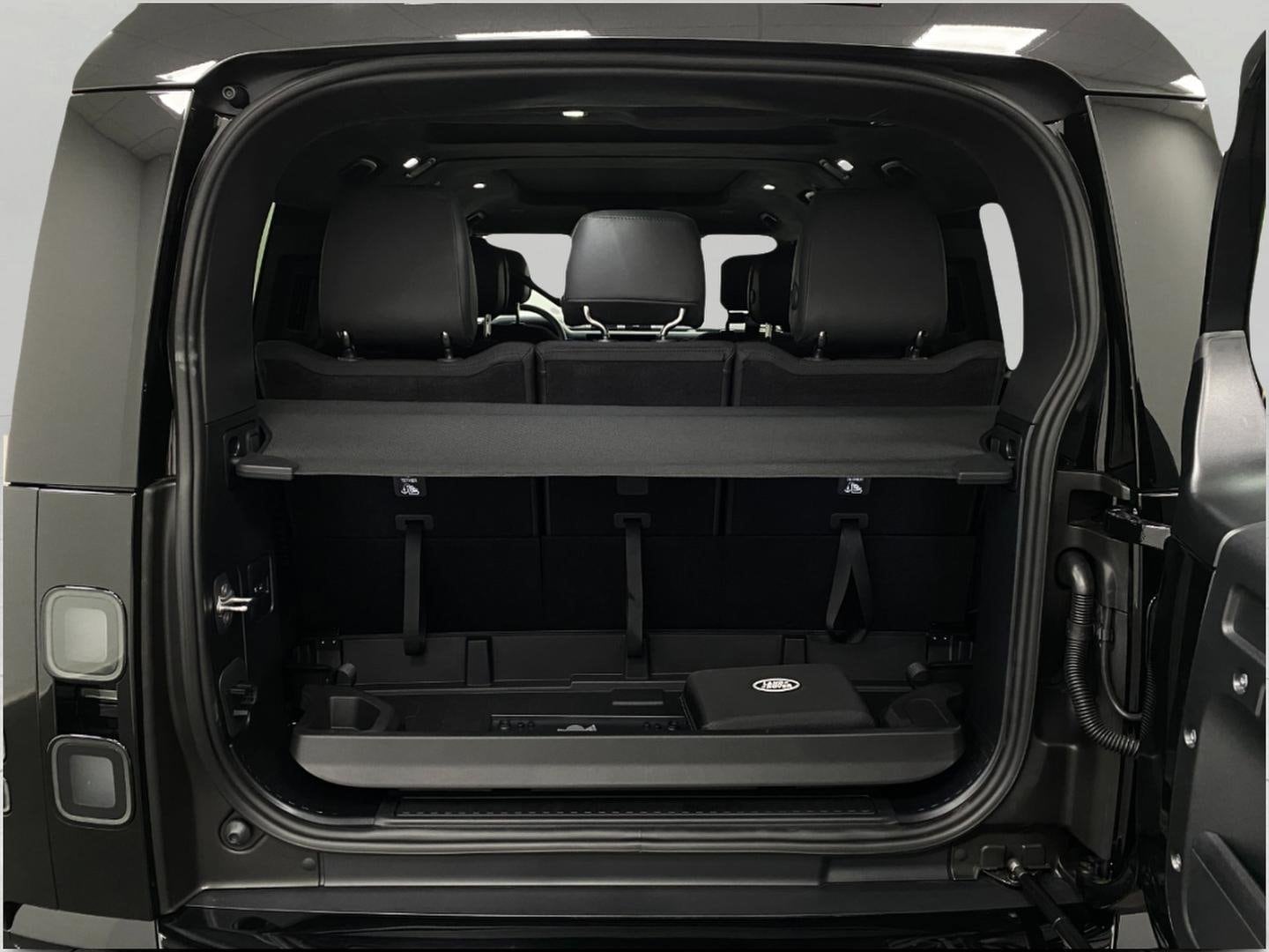 2026 Land Rover Defender V8 - Photo 7