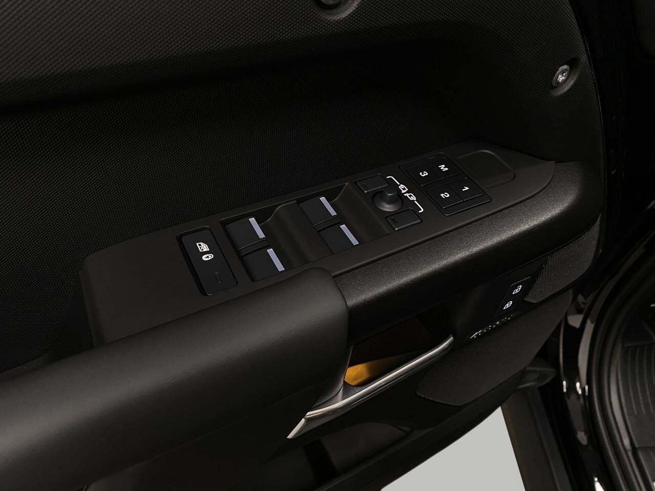 2026 Land Rover Defender V8 - Photo 67