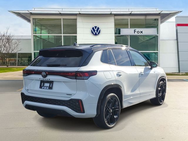 New 2026 Volkswagen Tiguan SE R-Line Black SUV