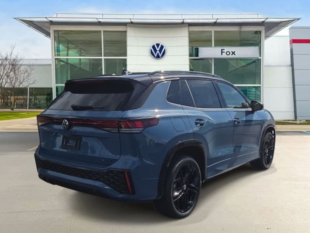 New 2026 Volkswagen Tiguan SE R-Line Black SUV