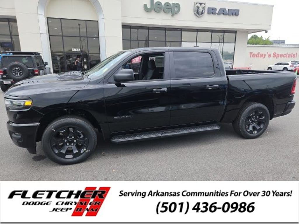New 2026 Ram 1500 EXPRESS CREW CAB 4X4 5'7 BOX Pickup