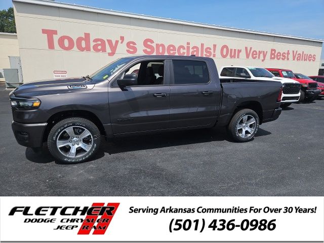 New 2026 Ram 1500 EXPRESS CREW CAB 4X2 5'7 BOX Pickup