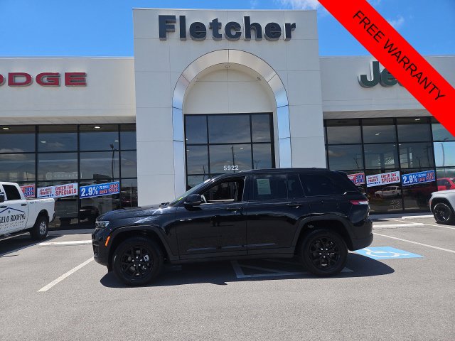 Used 2025 Jeep Grand Cherokee Altitude SUV