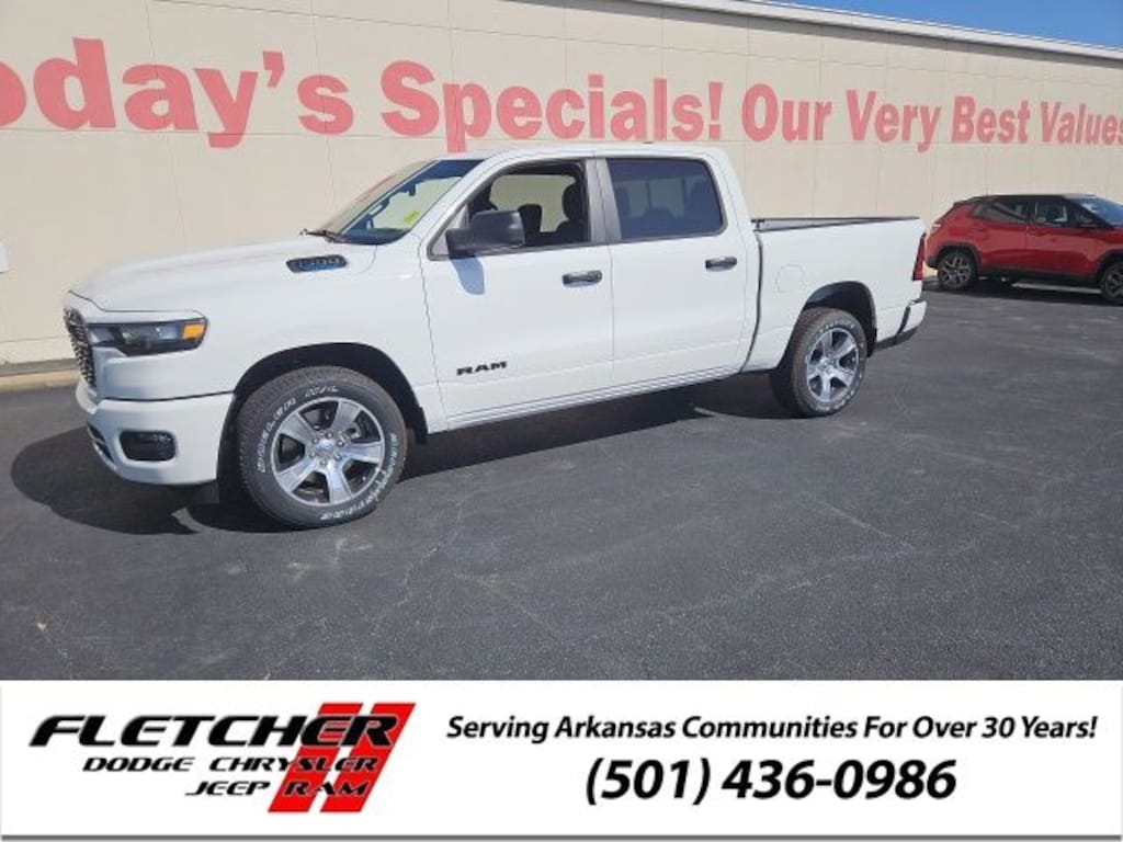 New 2026 Ram 1500 EXPRESS CREW CAB 4X2 5'7 BOX Pickup