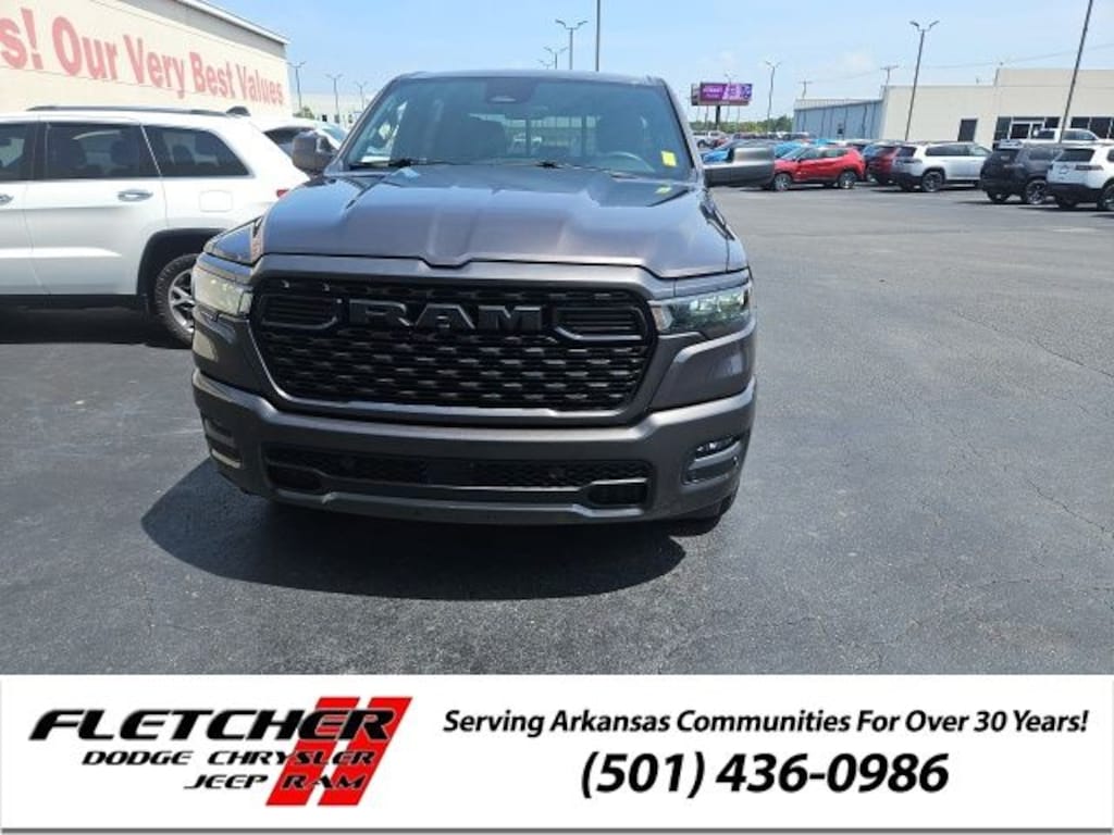 New 2026 Ram 1500 EXPRESS CREW CAB 4X2 5'7 BOX Pickup