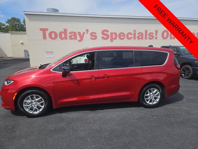 2026 Chrysler Pacifica Select
