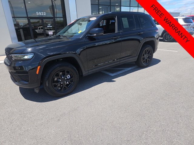 Used 2025 Jeep Grand Cherokee Altitude SUV