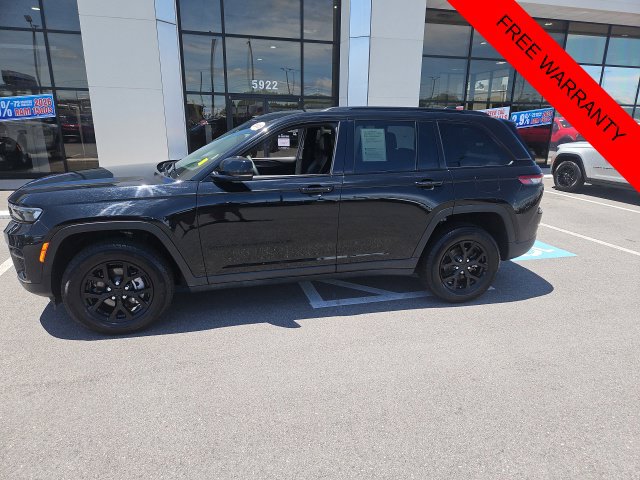 Used 2025 Jeep Grand Cherokee Altitude SUV