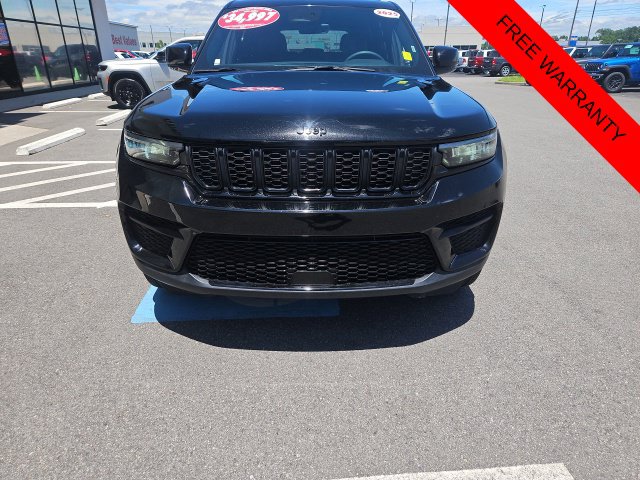 Used 2025 Jeep Grand Cherokee Altitude SUV