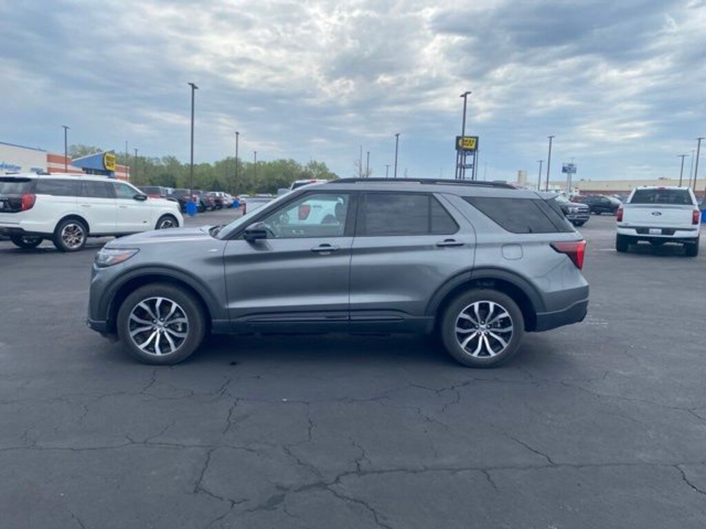 Used 2025 Ford Explorer ST-Line SUV