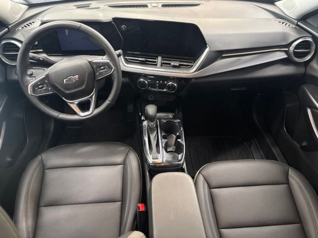 Used 2025 Chevrolet Trax Activ SUV