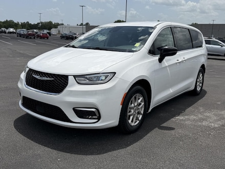 2024 Chrysler Pacifica Touring L Van