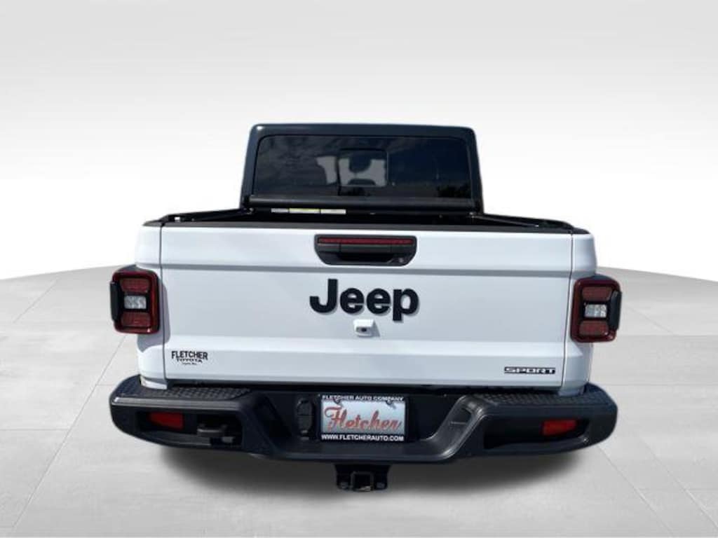 Used 2020 Jeep Gladiator Sport Truck Crew Cab