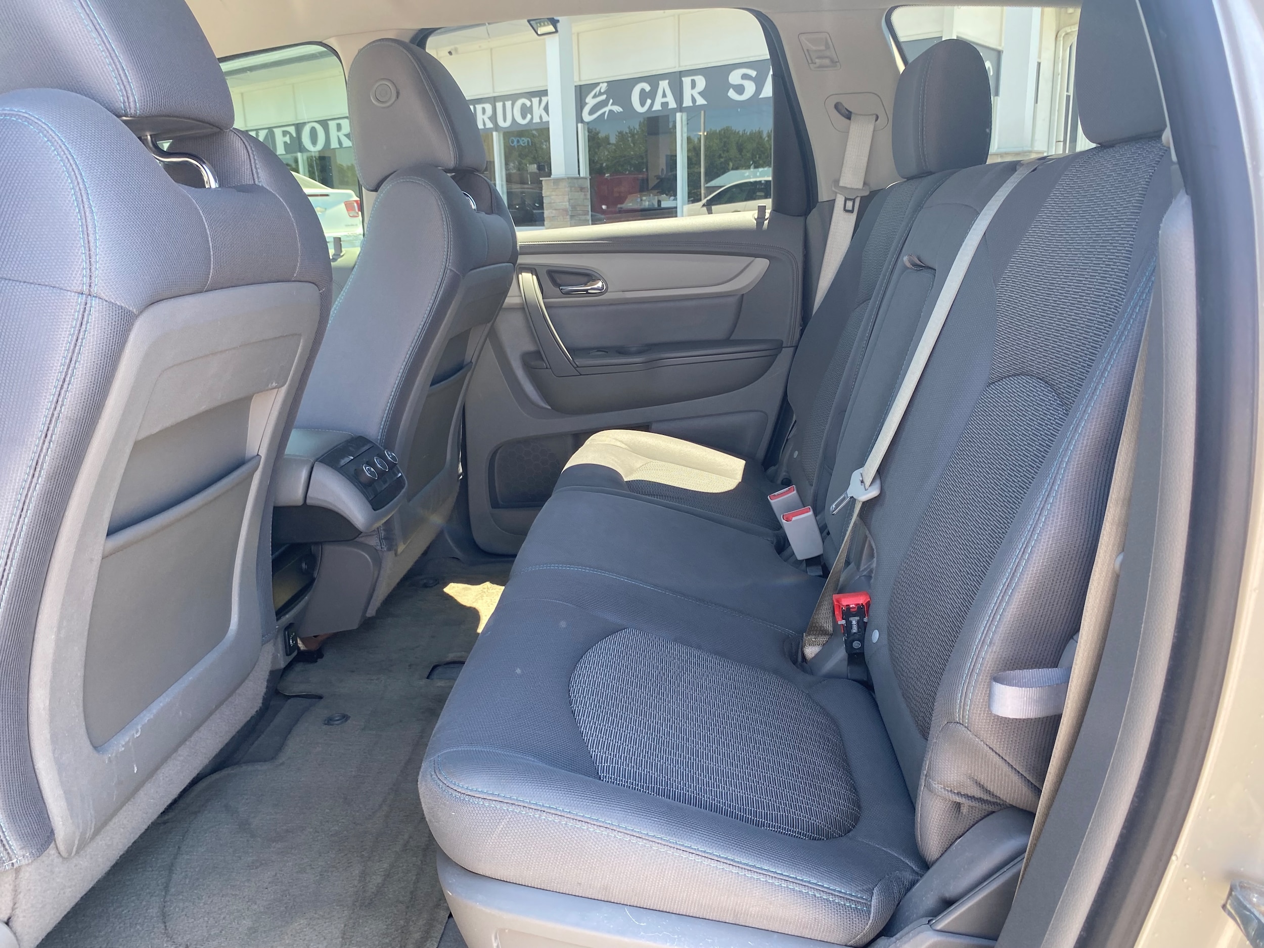 2017 Chevrolet Traverse 1LT - Photo 16