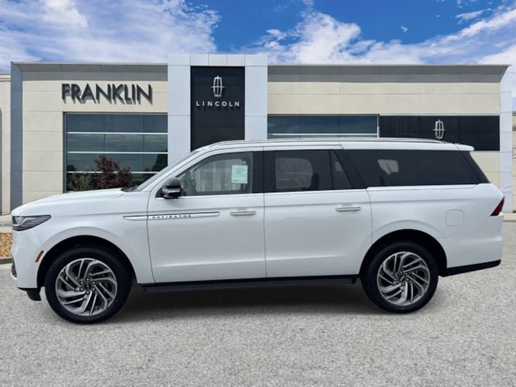 New 2026 Lincoln Navigator L Premiere SUV