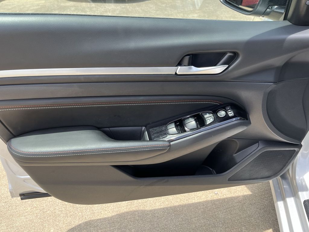2023 Nissan Altima SR - Photo 14