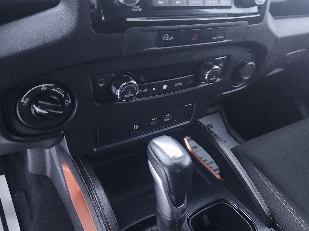 2023 Nissan Frontier PRO-4X - Photo 17