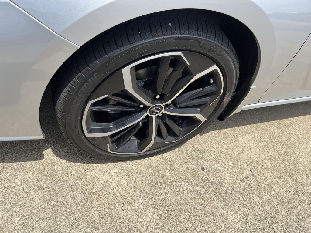 2023 Nissan Altima SR - Photo 11