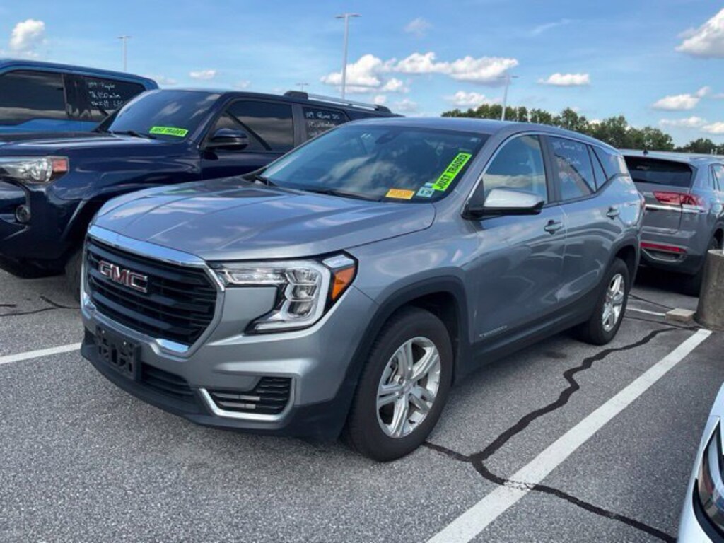Used 2024 GMC Terrain SLE SUV