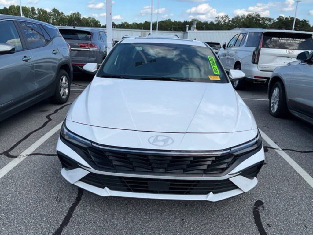 Used 2025 Hyundai Elantra SEL Convenience Sedan