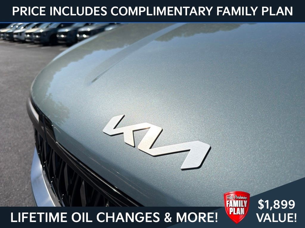 New 2027 Kia Carnival Hybrid EX Minivan/Van