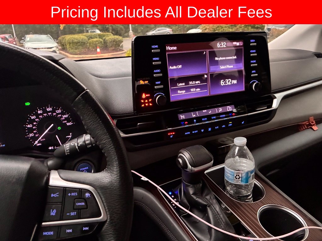 Used 2023 Toyota Sienna XLE Minivan/Van