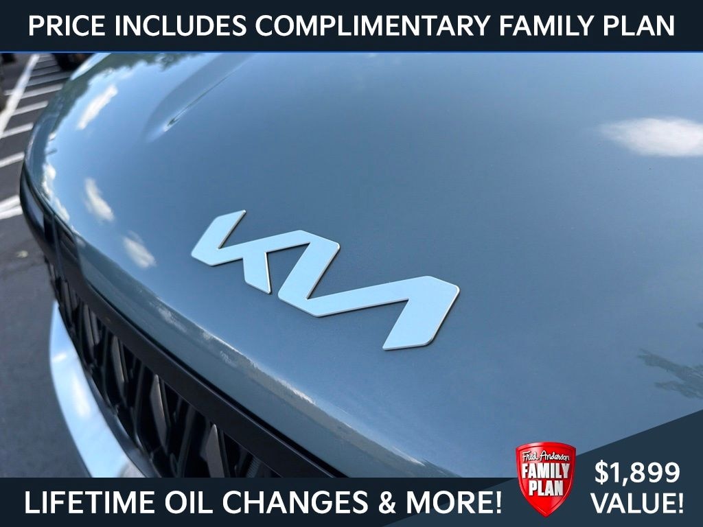 New 2027 Kia Carnival Hybrid EX Minivan/Van