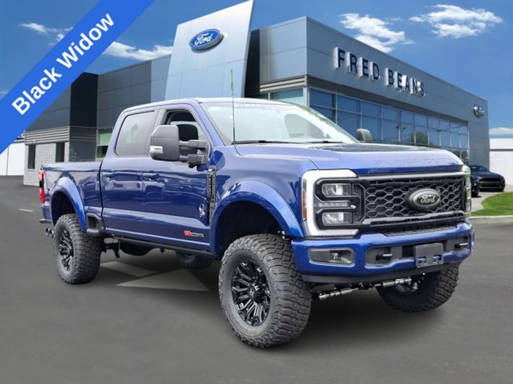 New 2026 Ford F-250 XLT Black Widow Truck Crew Cab