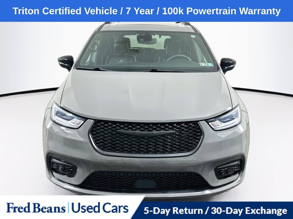 Used 2025 Chrysler Pacifica Limited