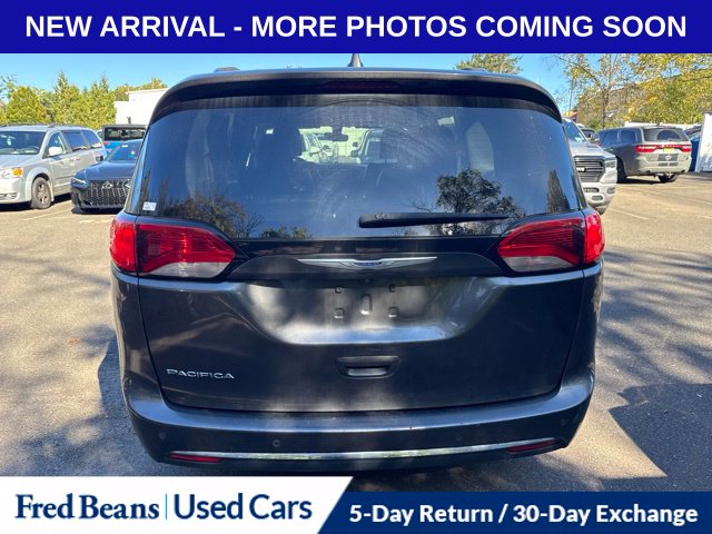 Used 2019 Chrysler Pacifica Touring L Van Passenger Van