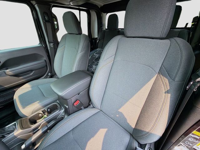 2025 Jeep Gladiator Willys - Photo 15