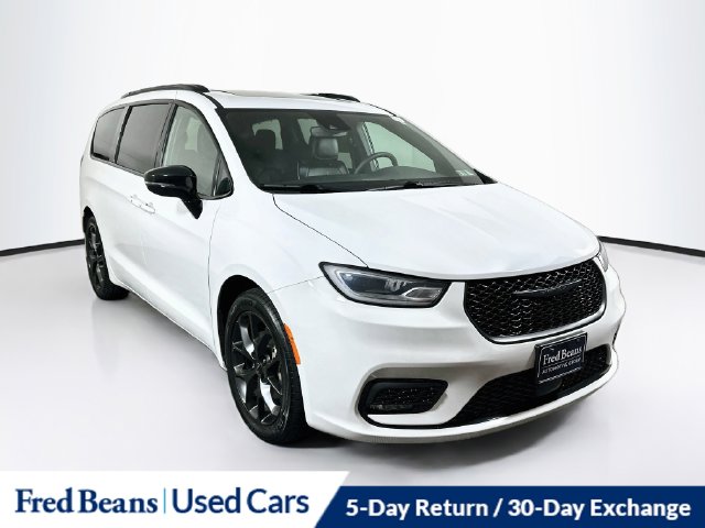 Certified 2025 Chrysler Pacifica Limited Minivan/Van